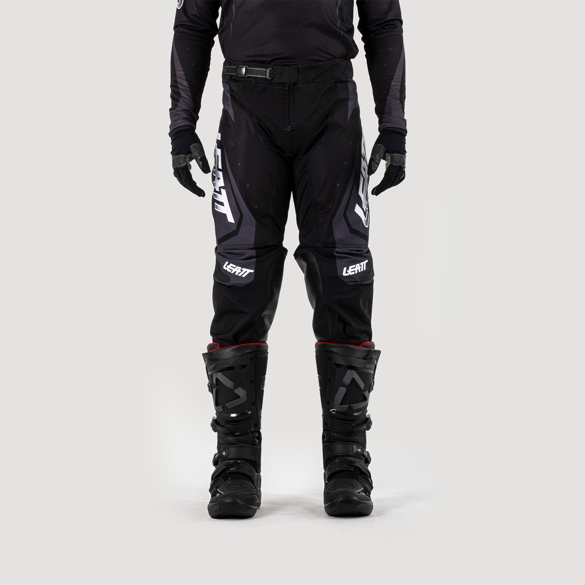 Pantaloni motocross 4.5 leggeri e traspiranti