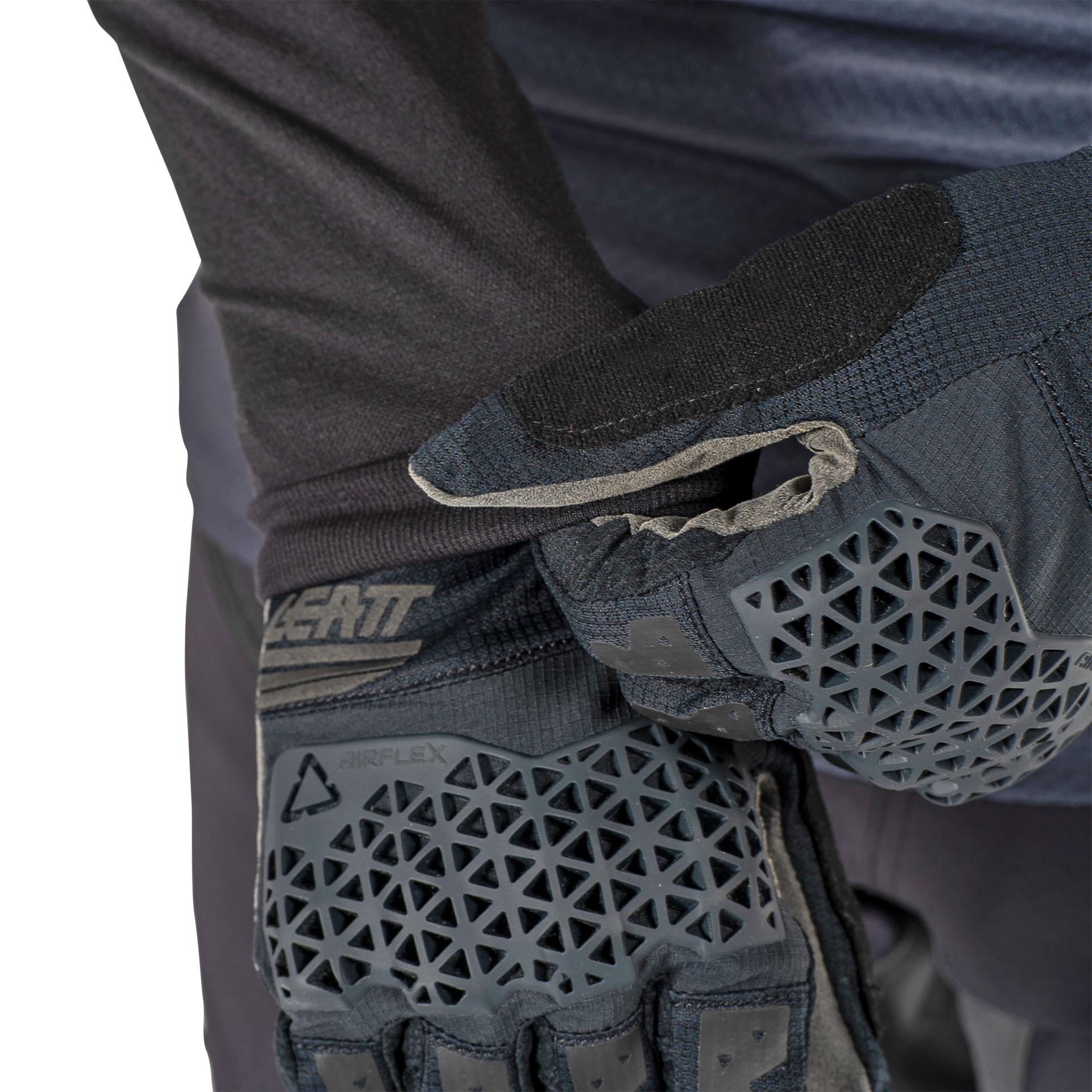 Maglia MTB Gravity 5.0 sviluppata con i piloti professionisti di Pivot Factory Racing