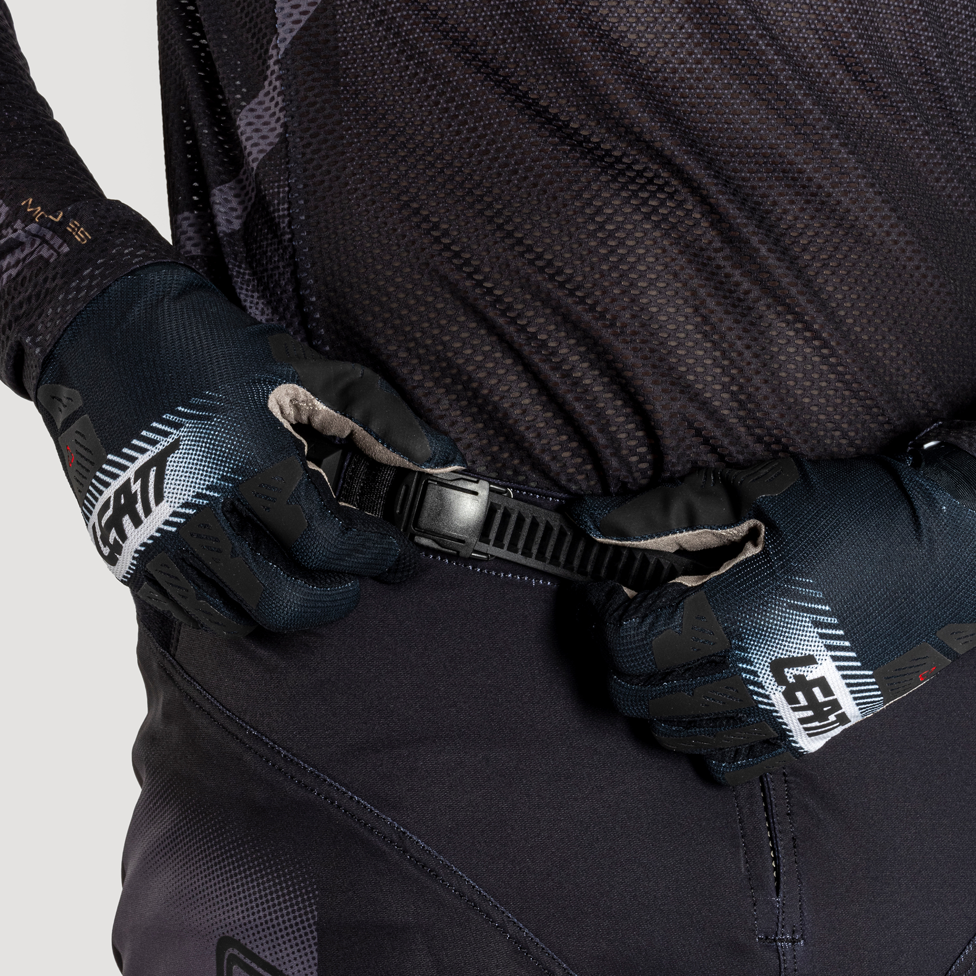 Pantaloni motocross 5.5 I.K.S ultra leggeri ed elasticizzati