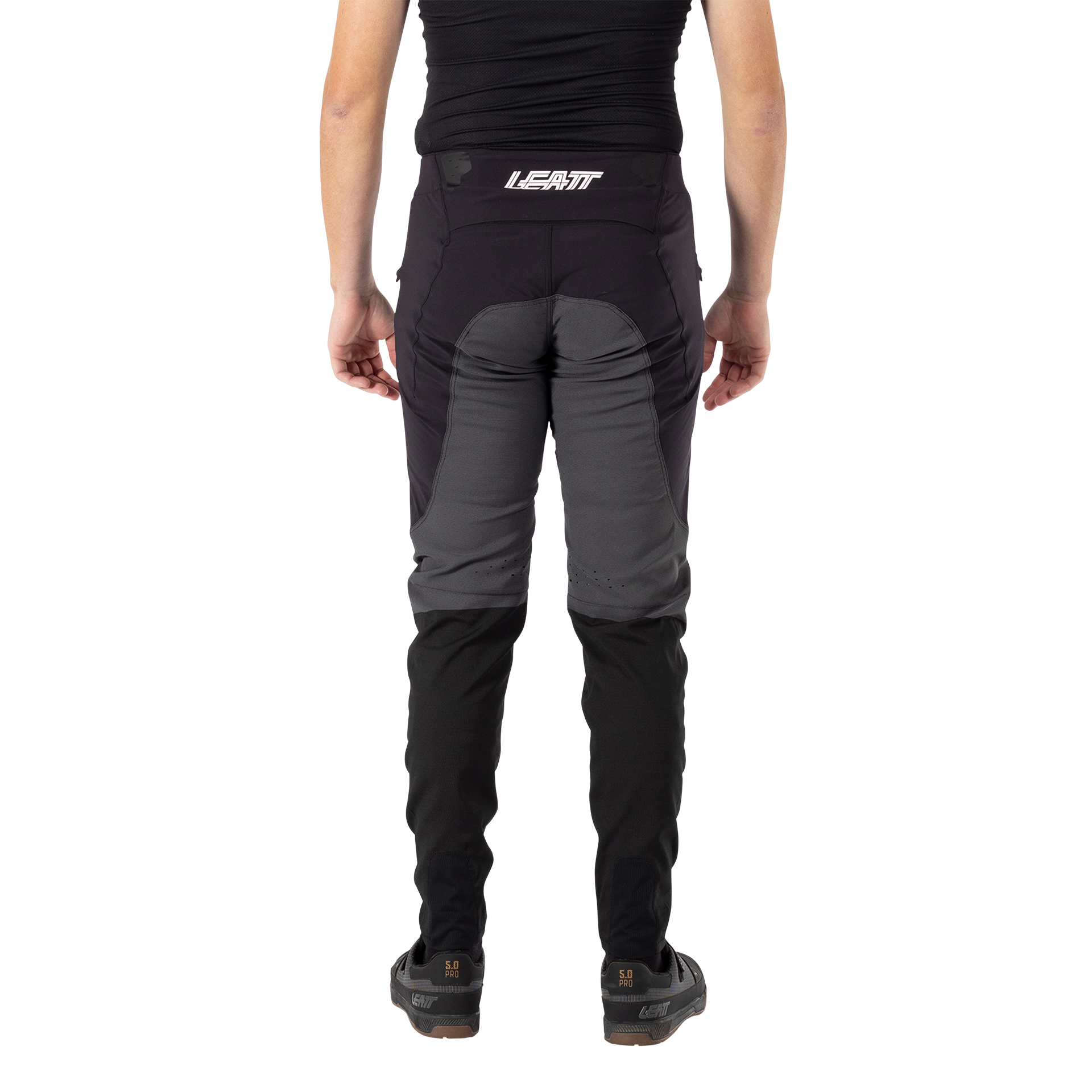 Pantaloni MTB Gravity 5.0 ergonomici sviluppati con i piloti professionisti di Pivot Factory Racing