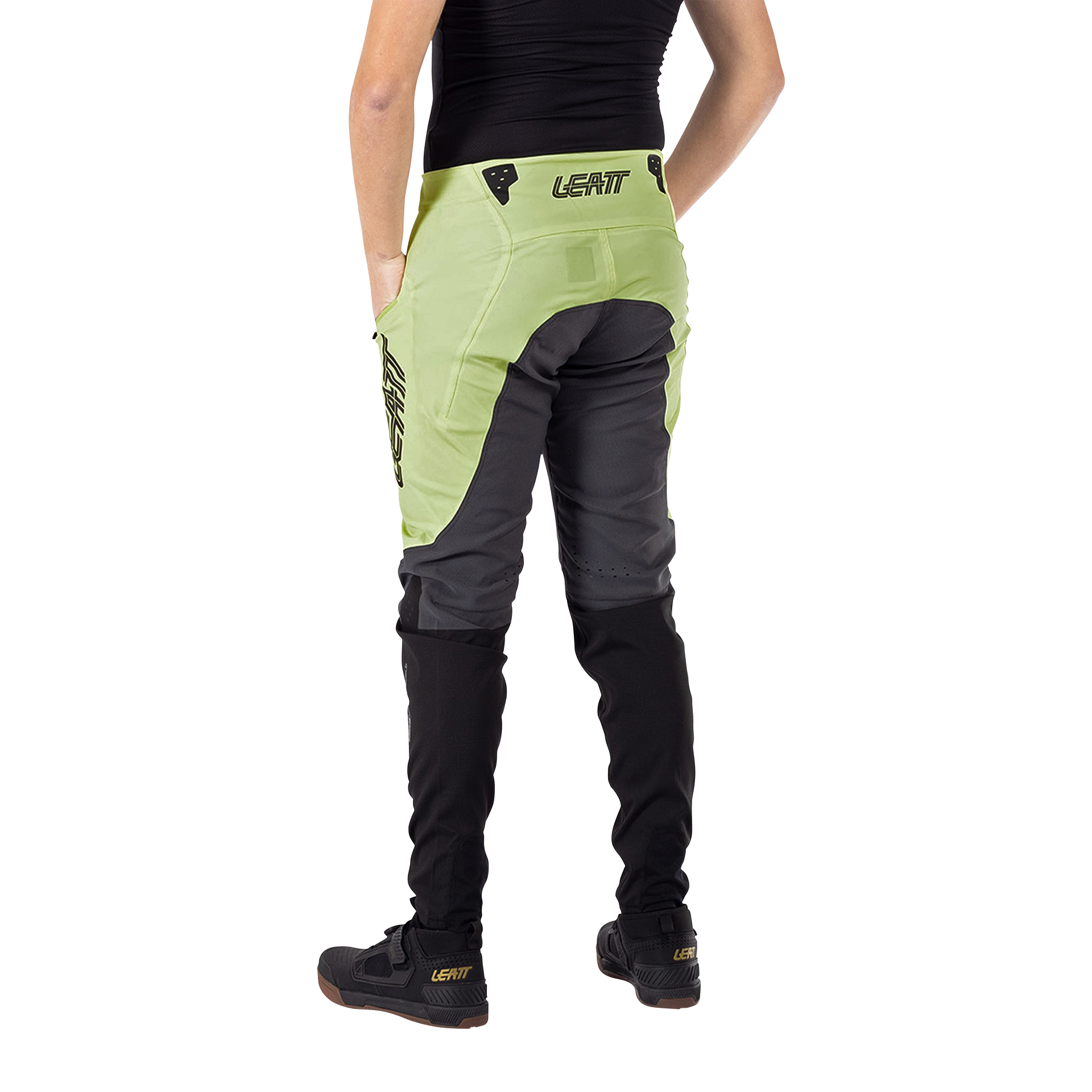 Pantaloni MTB Gravity 5.0 ergonomici sviluppati con i piloti professionisti di Pivot Factory Racing